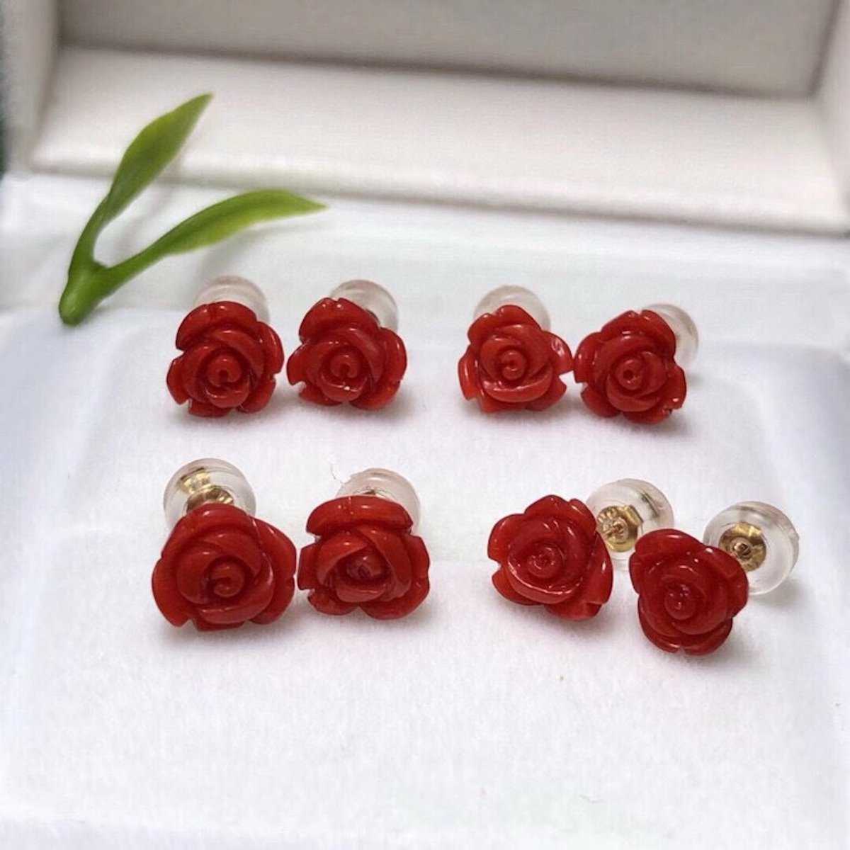 Timeless red coral and rose flower stud earrings - 18K gold