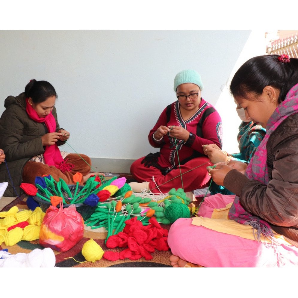 Luna-Leena tulp Hollands boeket veelkleurig - 1 boeket met 6 bloemen - zachte wol - handgehaakt in Nepal