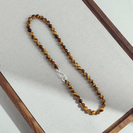 Chic necklace with tiger eye beads and silver S-hook