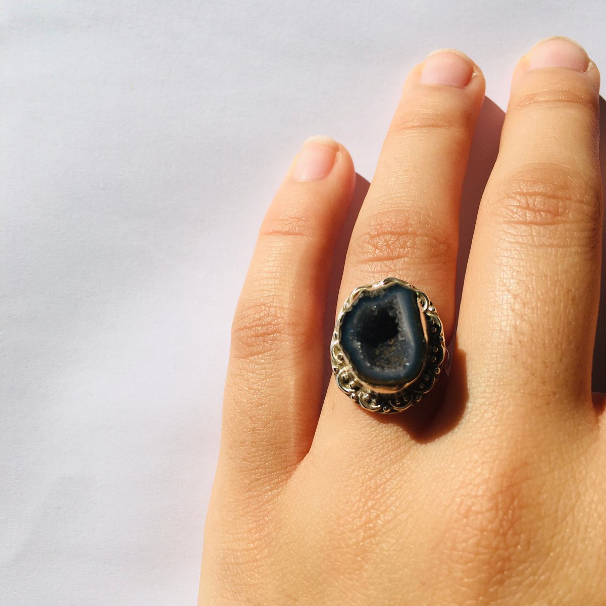 "Authenticiteitsring" in bruine geode en 925 zilver