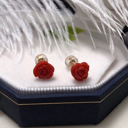 Timeless red coral and rose flower stud earrings - 18K gold