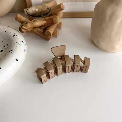 Milky Coffee Tone Claw Hair Clips