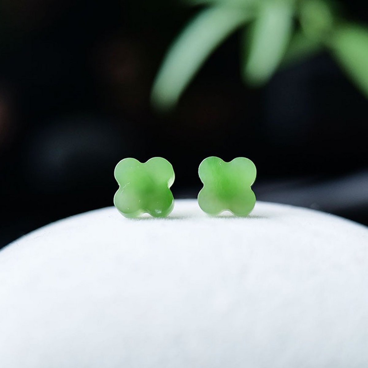 Natural Hetian jade lucky clover ear studs-18K gold