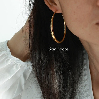 Chic gold earrings - New moon shape