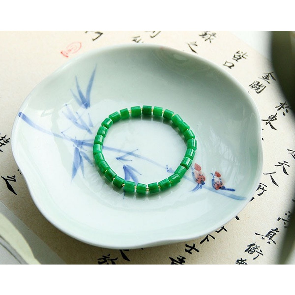 Minimalist Vibrant Green Jade Bead Bracelet - AAAA Quality