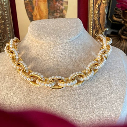 Vintage inspired pearl necklace