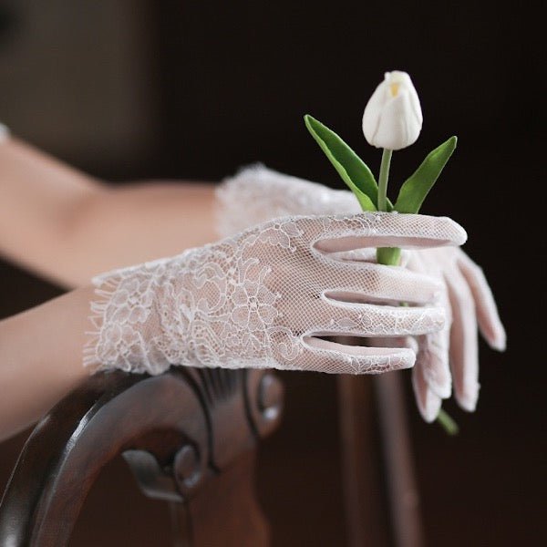 Delicate witte kanten netto bruidshandschoenen - voor slanke handen