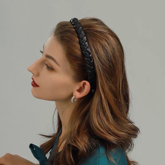 Vintage style braided headband in leather look