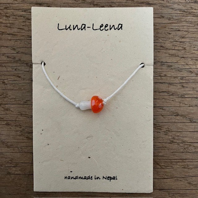 Luna-Leena kinderarmband paddestoel oranje - handgemaakt in Nepal