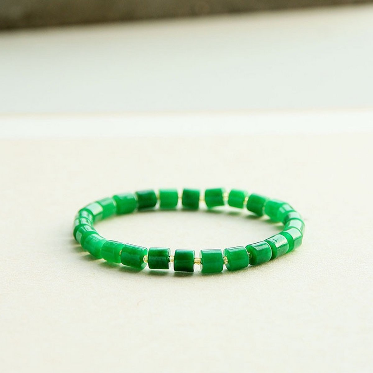 Minimalist Vibrant Green Jade Bead Bracelet - AAAA Quality