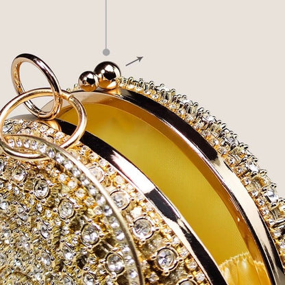 Dazzling round clutch with diamond look