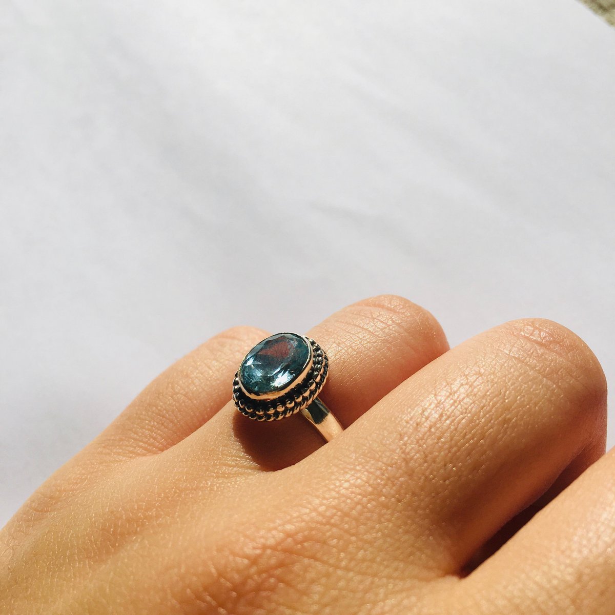 Ring ‘Spirit and Self-Expression’ in blauwtopaas en 925 zilver