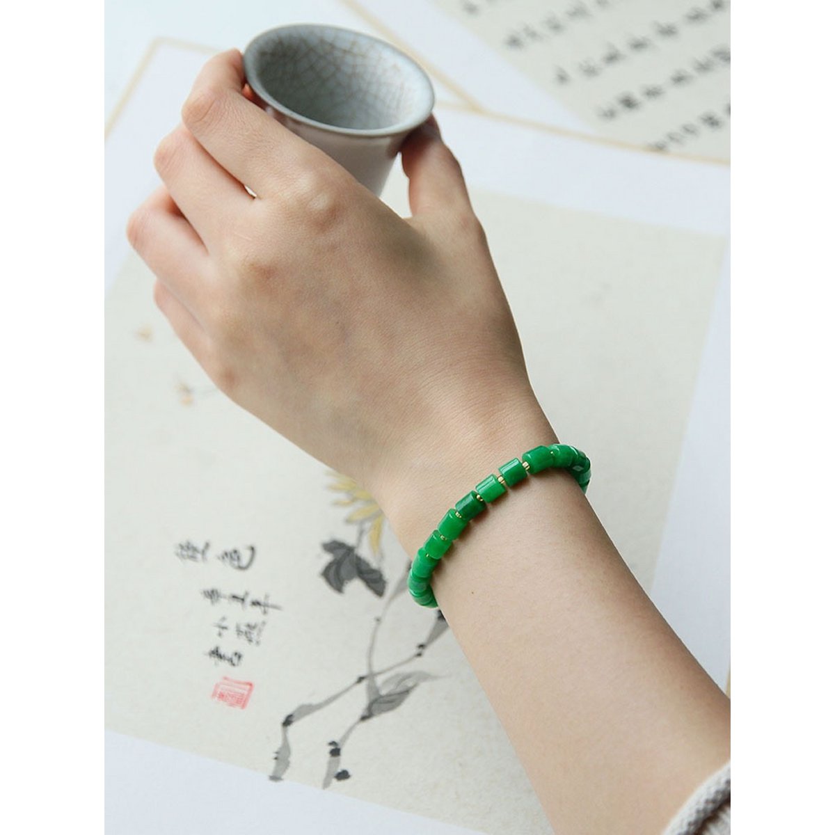 Minimalist Vibrant Green Jade Bead Bracelet - AAAA Quality