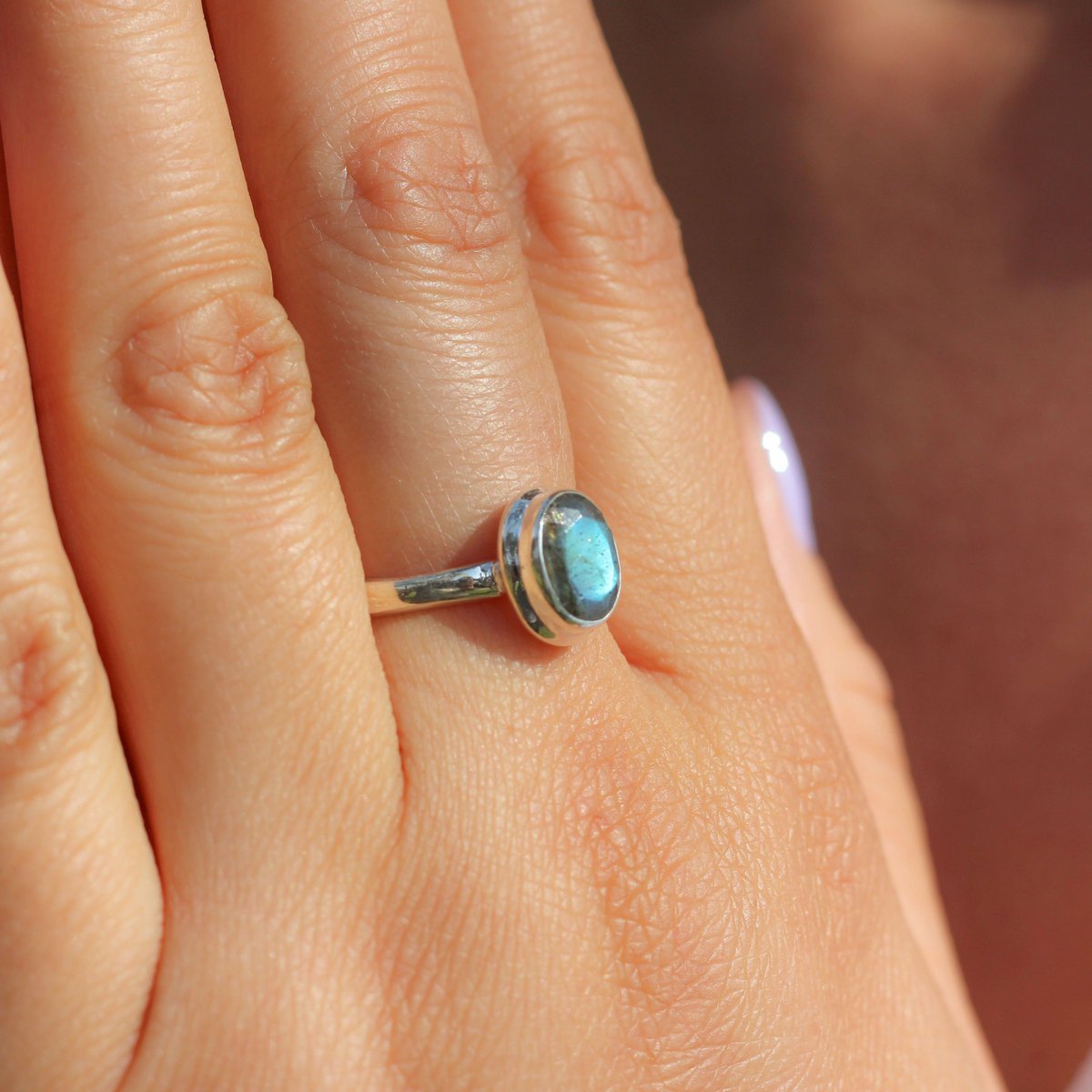 Ring 'Healing and Clairvoyance' in oval labradorite and 925 silver