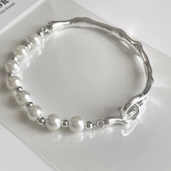 Baroque pearl bead bracelet with tree branch