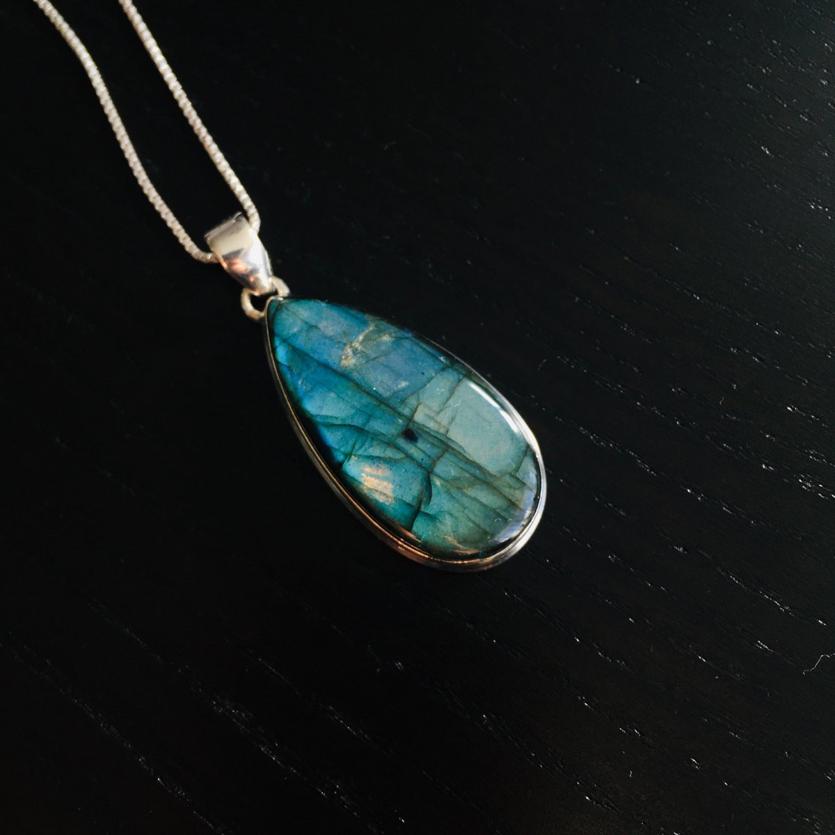 Necklace and pendant "Protection and intuition" in labradorite spectrolite and silver 925