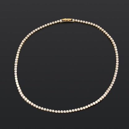 Timeless sparkling choker with diamond look