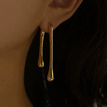 Minimalist flowing design Lava earrings