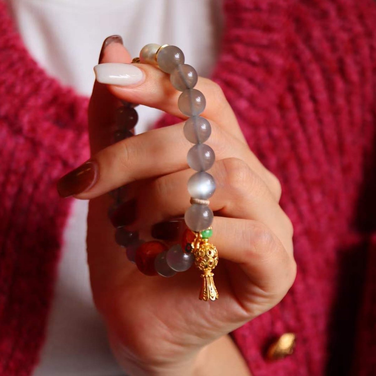 Natural Labradorite Beads Bracelet with Buddhist Lucky Charms - AAAA Quality