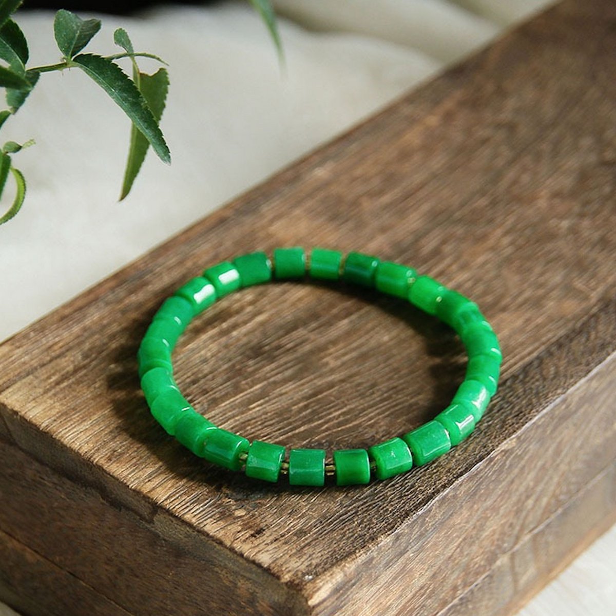 Minimalist Vibrant Green Jade Bead Bracelet - AAAA Quality