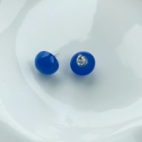 Striking blue onyx round stud earrings