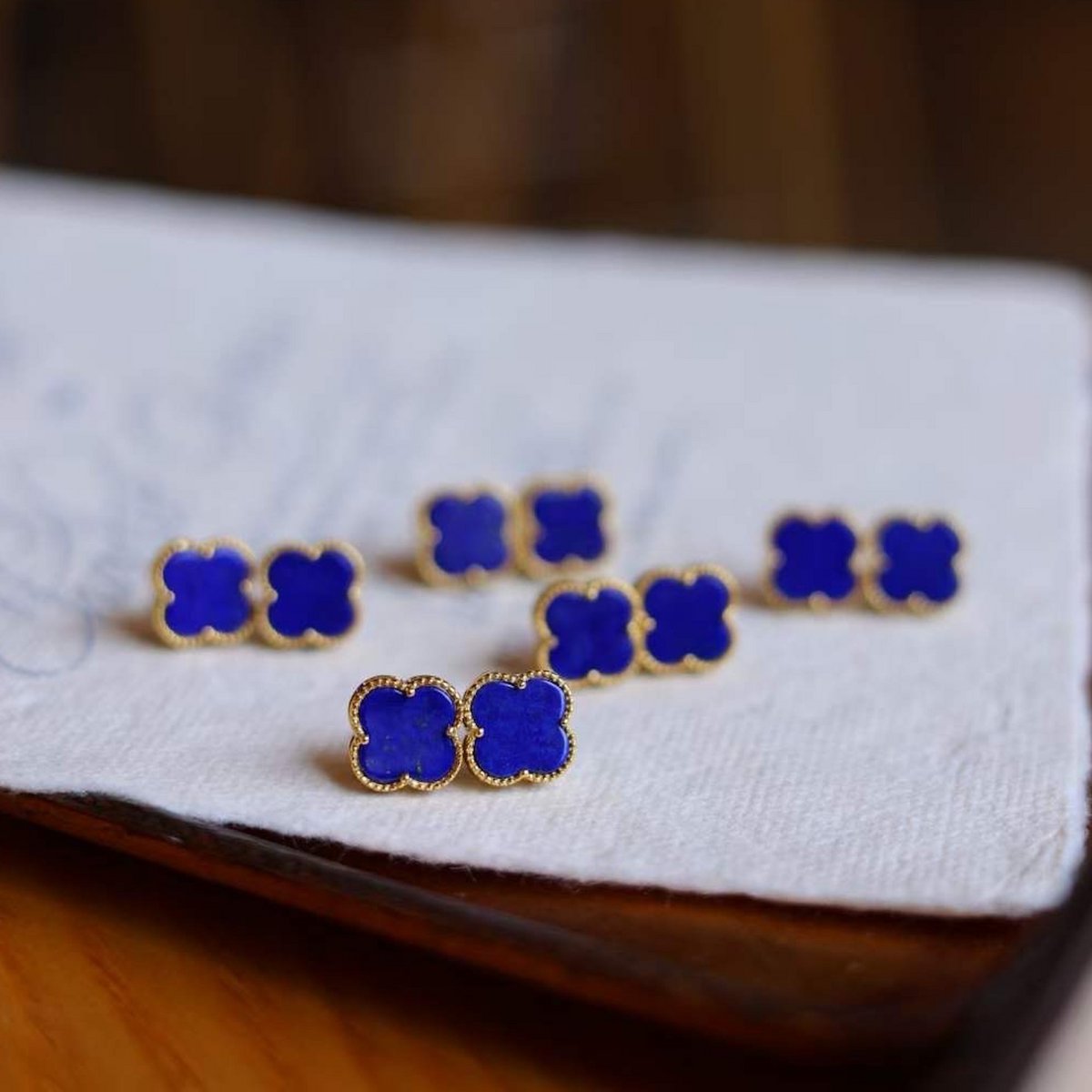 Minimalist Lapis Lazuli lucky clover stud earrings - Gold vermeil - AAAA Quality