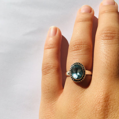 Ring ‘Spirit and Self-Expression’ in blauwtopaas en 925 zilver