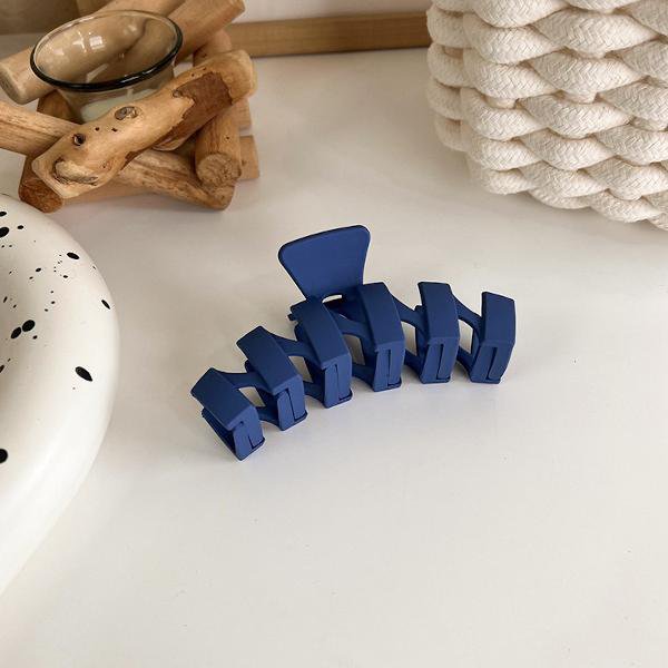 Minimalist Blue Tone Claw Hair Clips