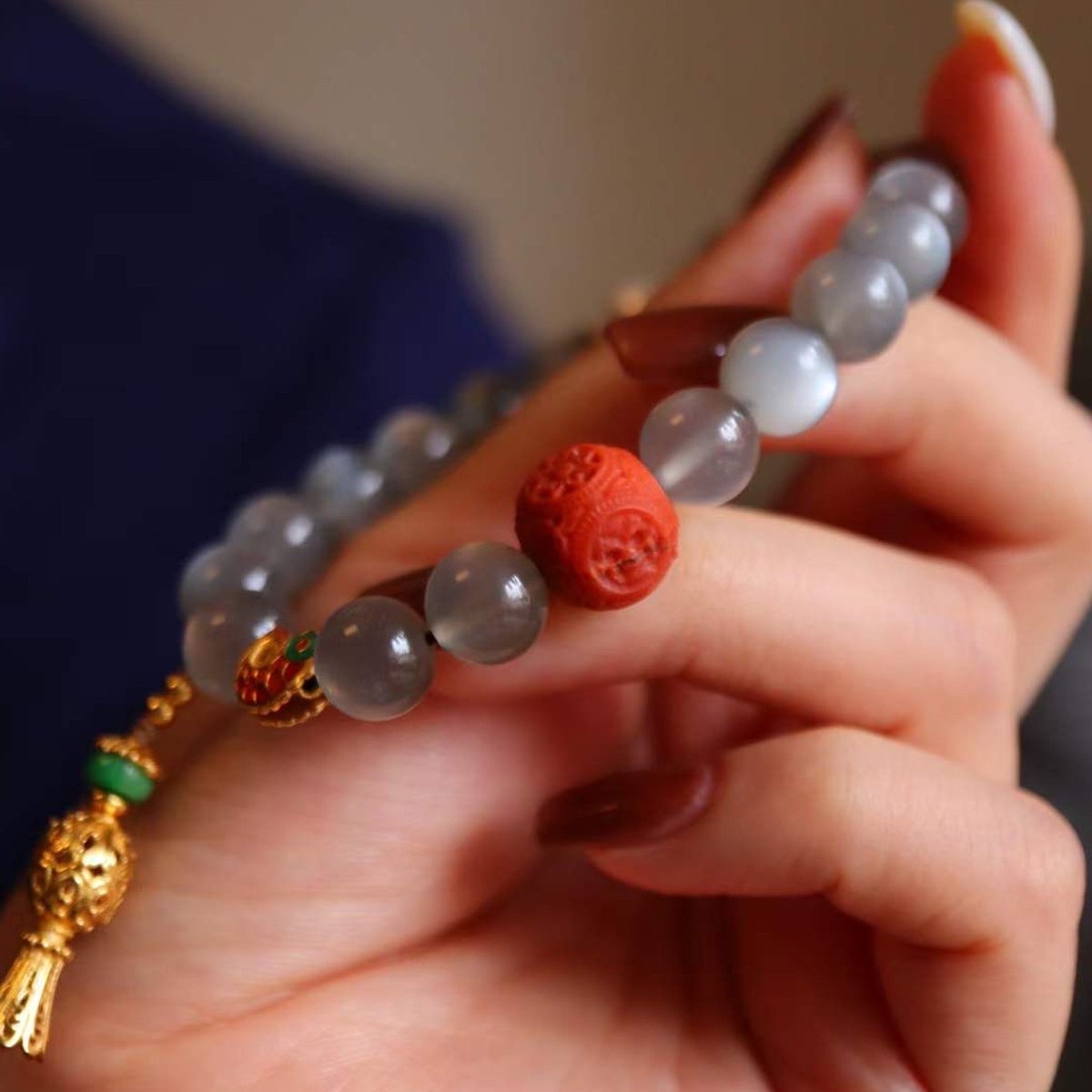 Natural Labradorite Beads Bracelet with Buddhist Lucky Charms - AAAA Quality