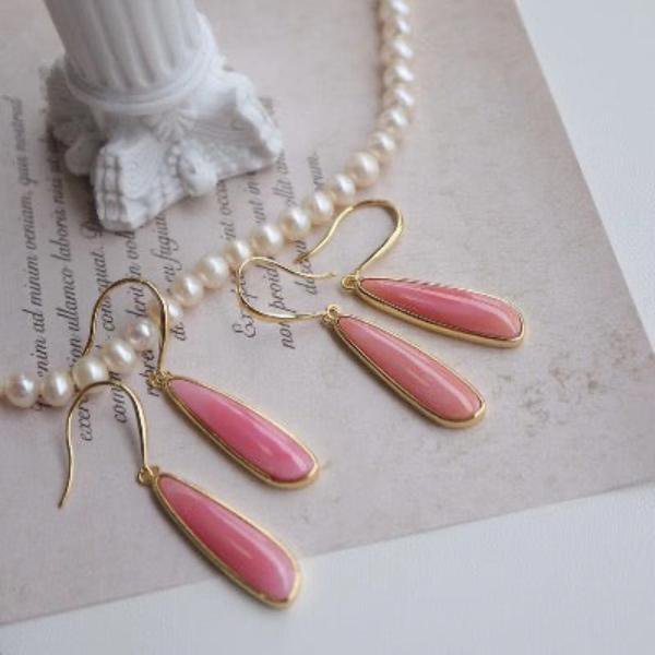 Minimalist Pink Queen Conch Shell Earrings