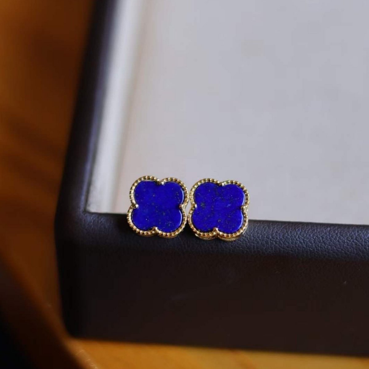 Minimalist Lapis Lazuli lucky clover stud earrings - Gold vermeil - AAAA Quality