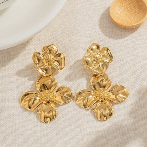 Striking look double flower oversized earrings