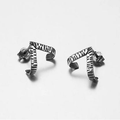 Unique V-shape earrings-black and silver